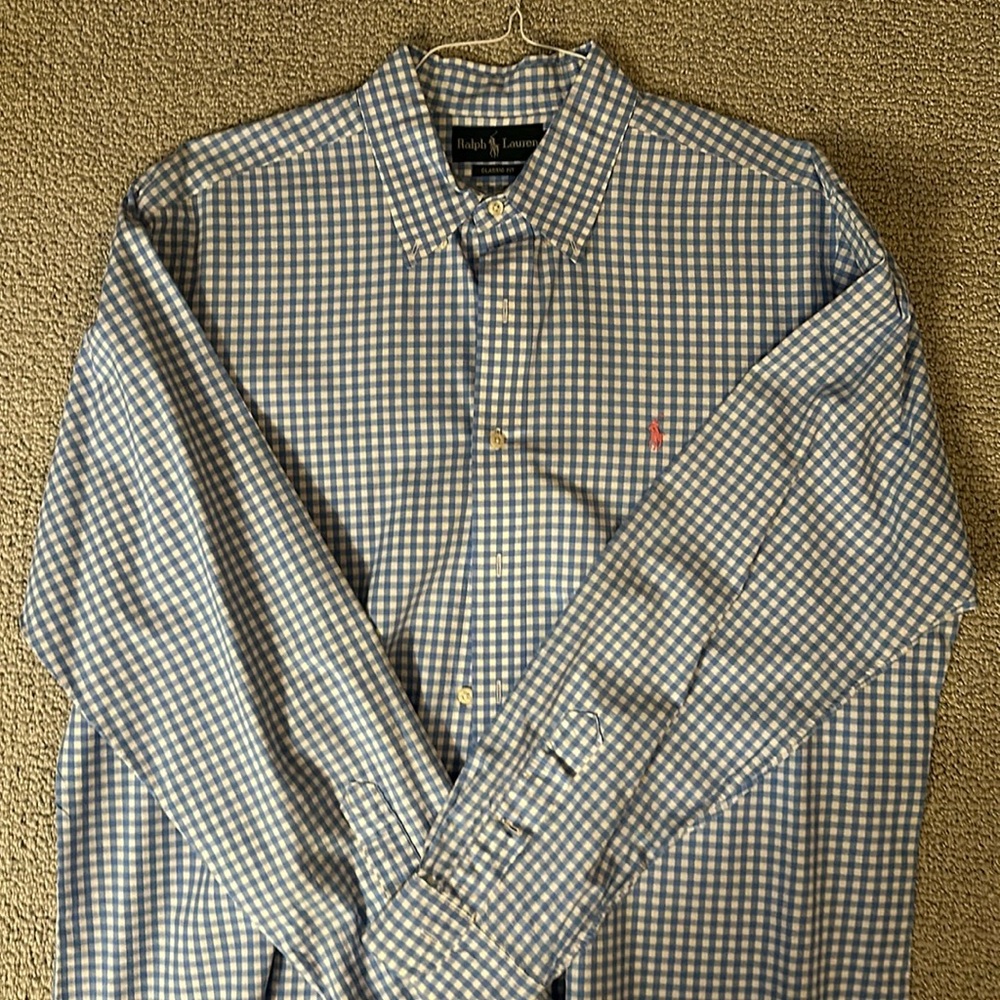 Polo button down in blue checkered XL